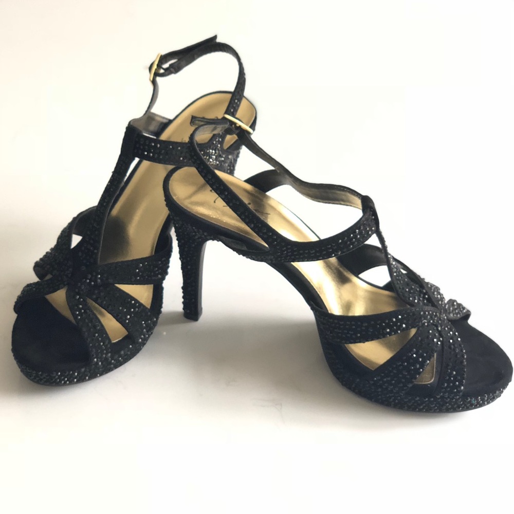 Thalia Sodi black dress sandals